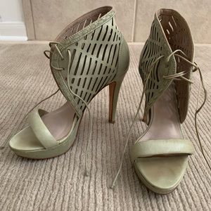Pour la Victoire Platform Open Toe Sandals High Heels Shoes Pastel Green Sz 5.5
